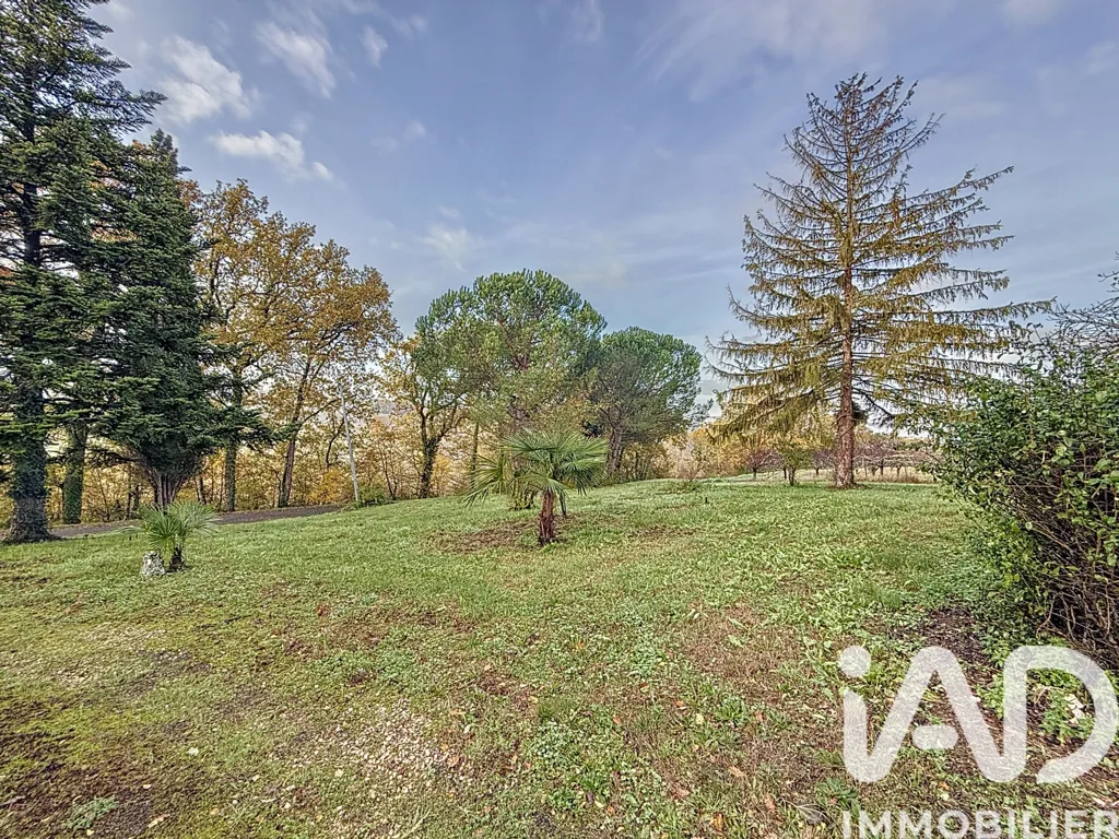 Garden - Country House with Barn in Trémons