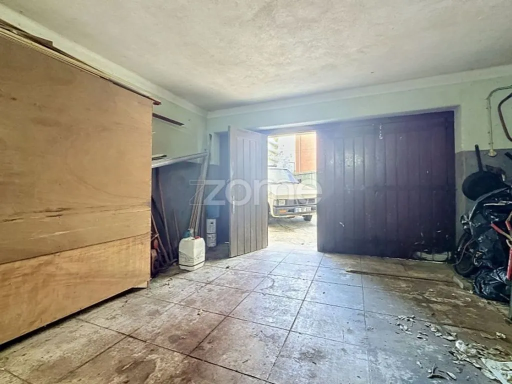 Garage - Luxury House with Sea View in Figueira da Foz