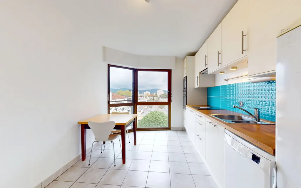 Köök - Furnished Apartment with Garage in Lyon 4
