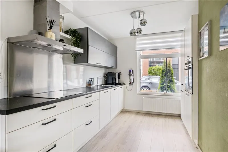 Cuisine - Modern T3 with Garden in Dalem Zuid
