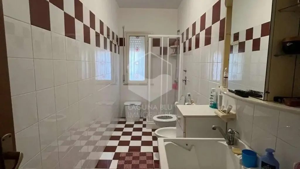 Salles de bain - Ground Floor Apartment with Balcony in Marsala