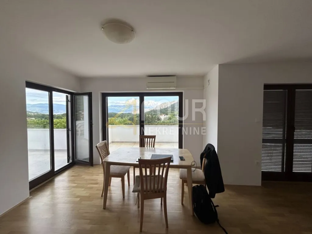 Salle à manger - Apartment with Pool in Baška