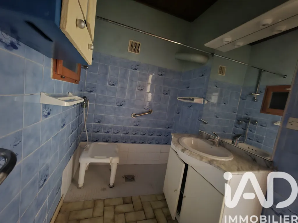 Salles de bain - Maison de Village avec Jardin à Chassignelles
