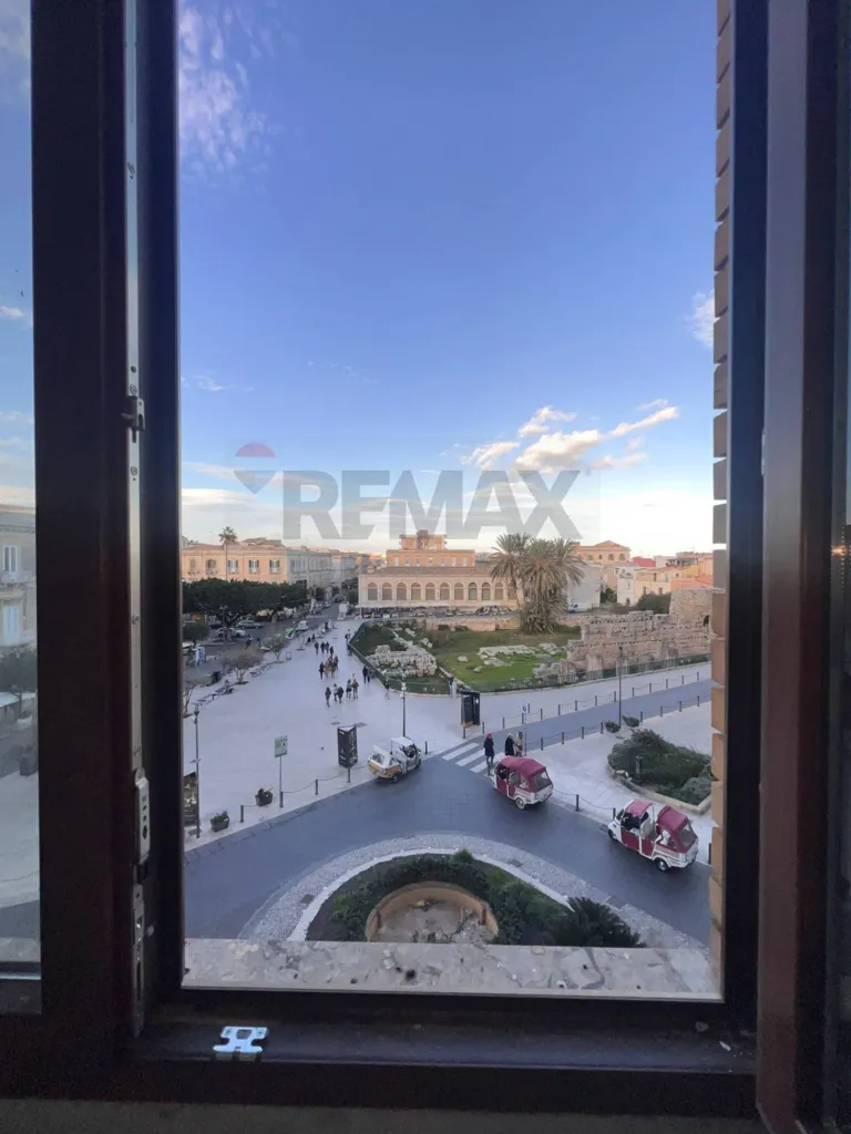 Toad - Historic Building with Sea View in Ortigia