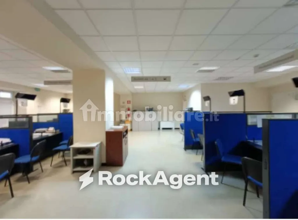 Bureau - Office Space with Parking, Genoa