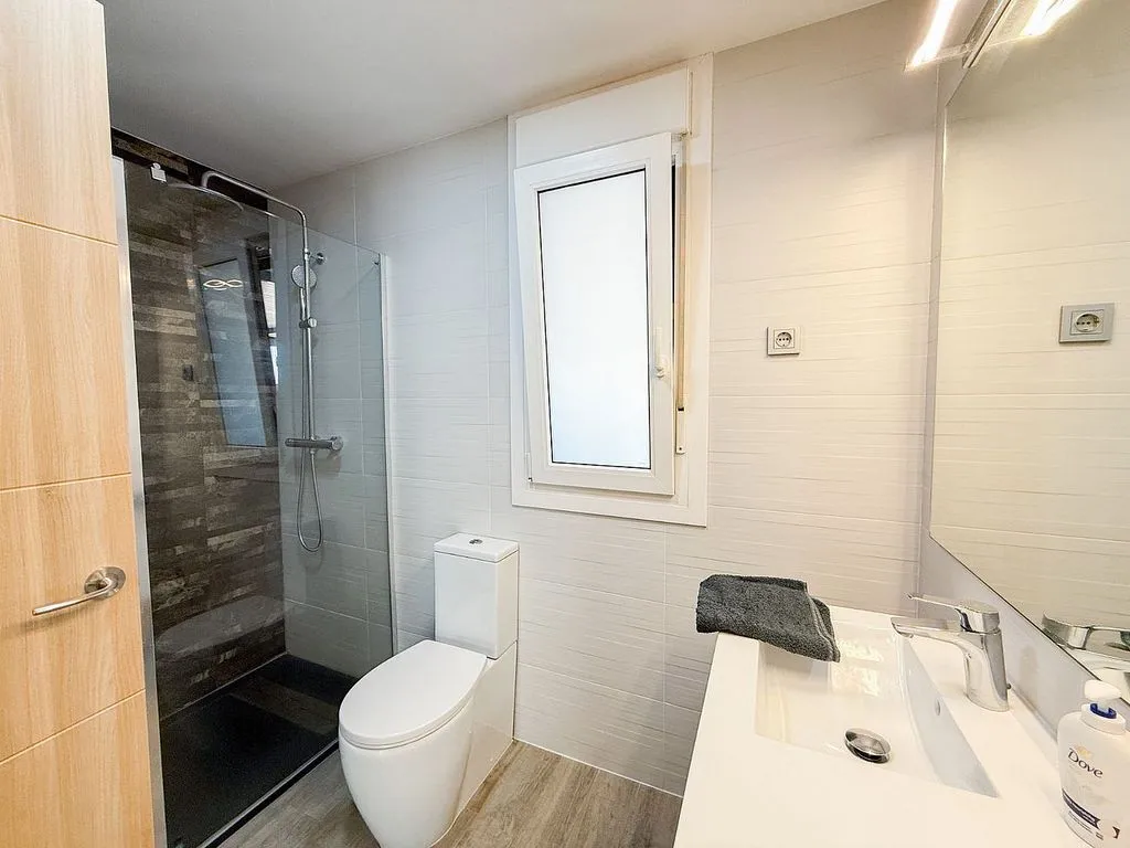 Bathrooms - Villa with Pool and Terrace in Águilas