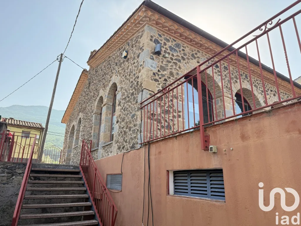 Välivaade - House + Business in Les Planes d'Hostoles