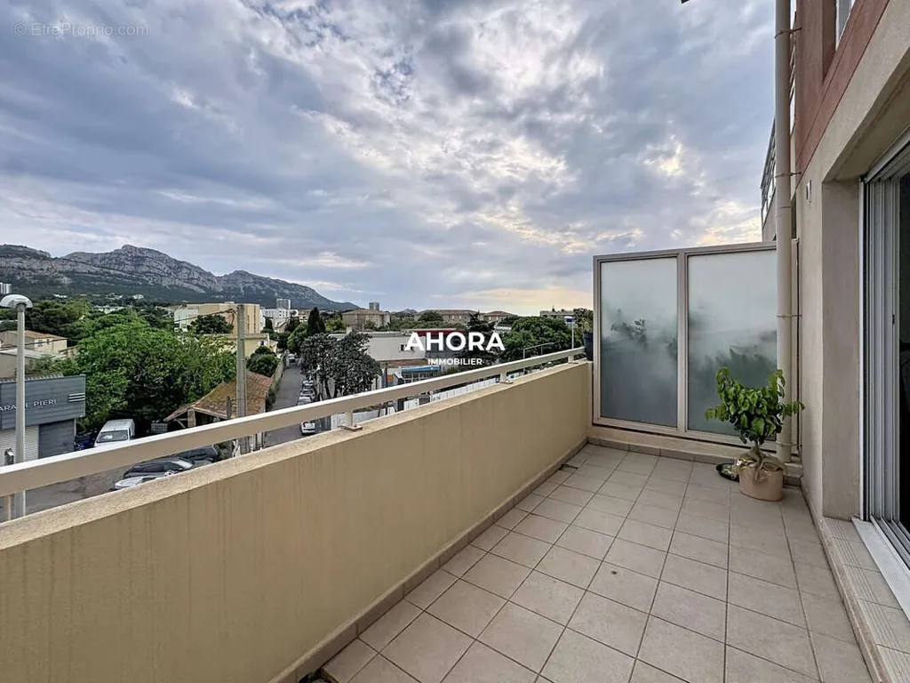2-toaline korter asukohas Marseille-8e
