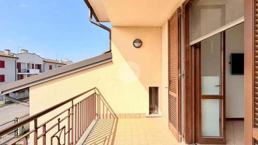 Balcon - Terraced Villa with Private Garden in Mairano