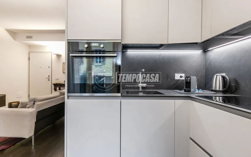 Cuisine - Bright Apartment with Balcony in Milan