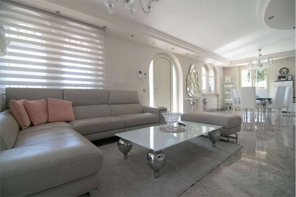 Living Room - Luxury Villa with Private Garden in Boltiere