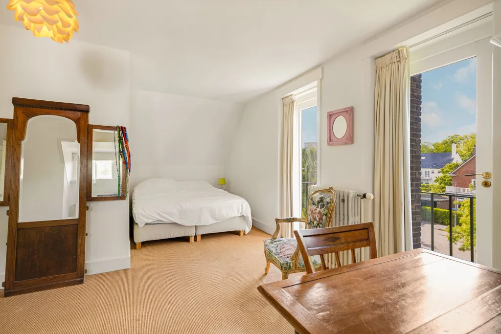 Bedrooms - Villa with Garden in Rotterdam-Kralingen