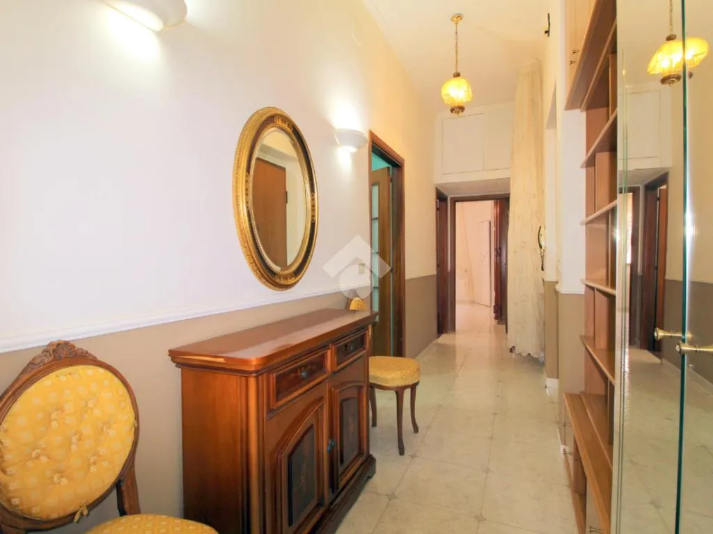 Esik - Modern 3-Bedroom Apartment in Lucera