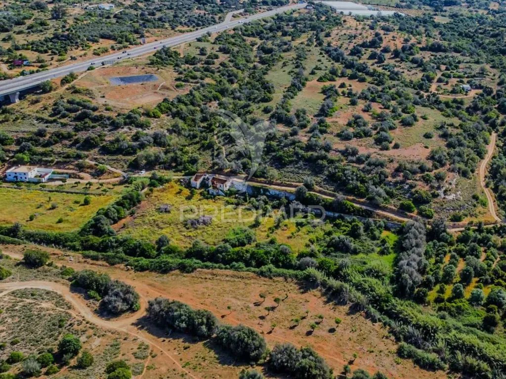 Õhuvaade - Ruined Property with Large Plot in Alcantarilha