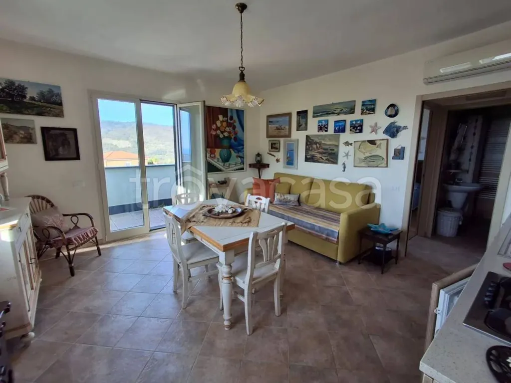 Söögituba - Apartment with Sea View in Civezza