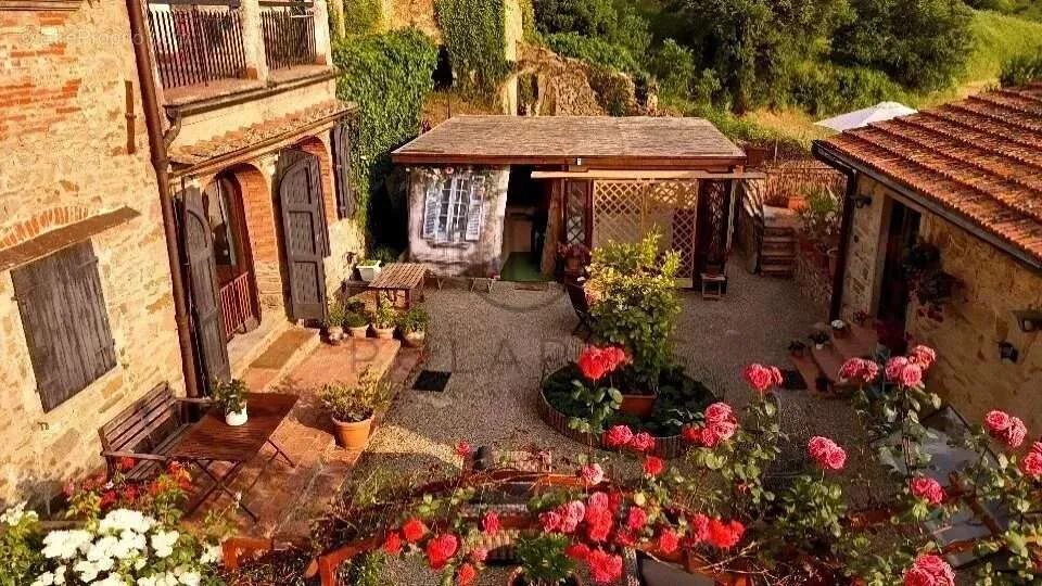 Aed - Charming Villa with Pool in Lamole, Chianti