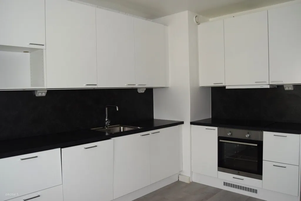 Cuisine - Renovated Apartment with Garden in Kaukovainio, Oulu