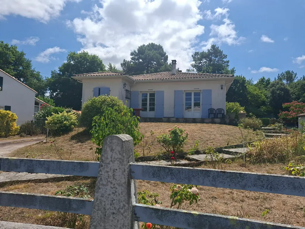 Extérieur - Maison Traditionnelle avec Jardin à Étaule