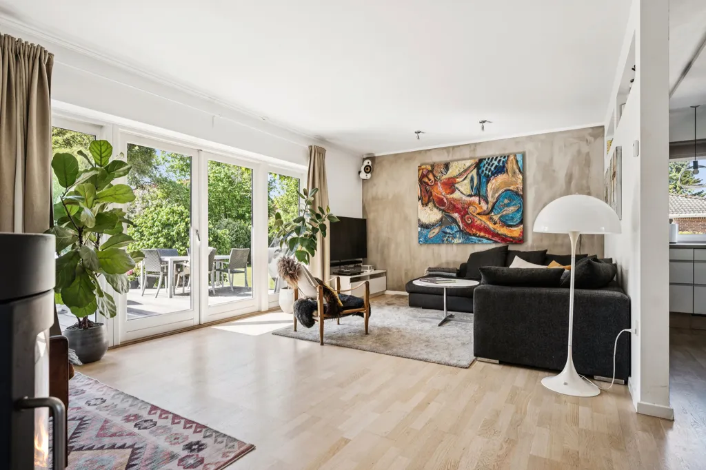 Soggiorno - Modernised Villa with Garden in Virum