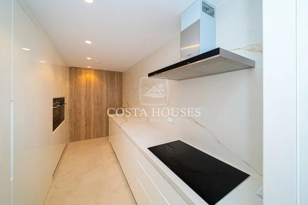 Kitchen - Luxury Penthouse with Sea View in Benidorm