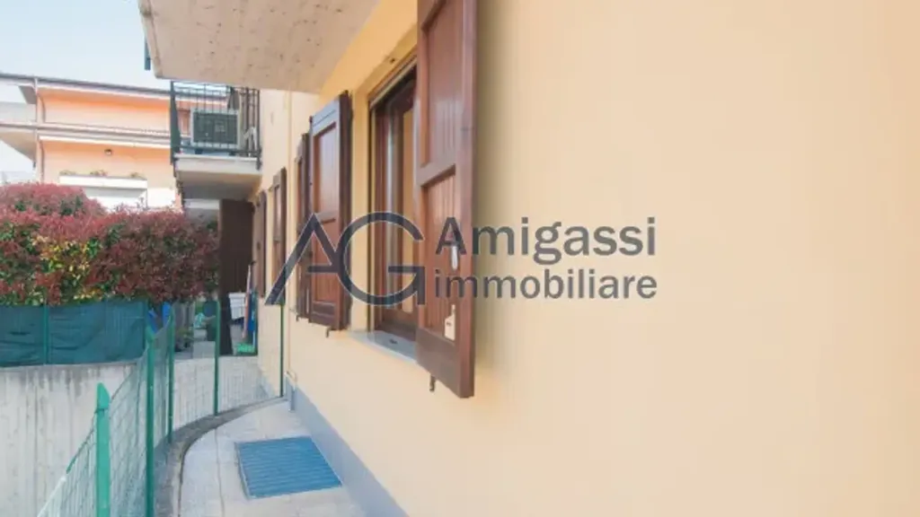 Exterior - Two-Bedroom Apartment with Private Garden in Stezzano