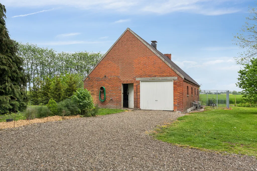Välivaade - Classic Farmhouse with Stable in Kosterslev