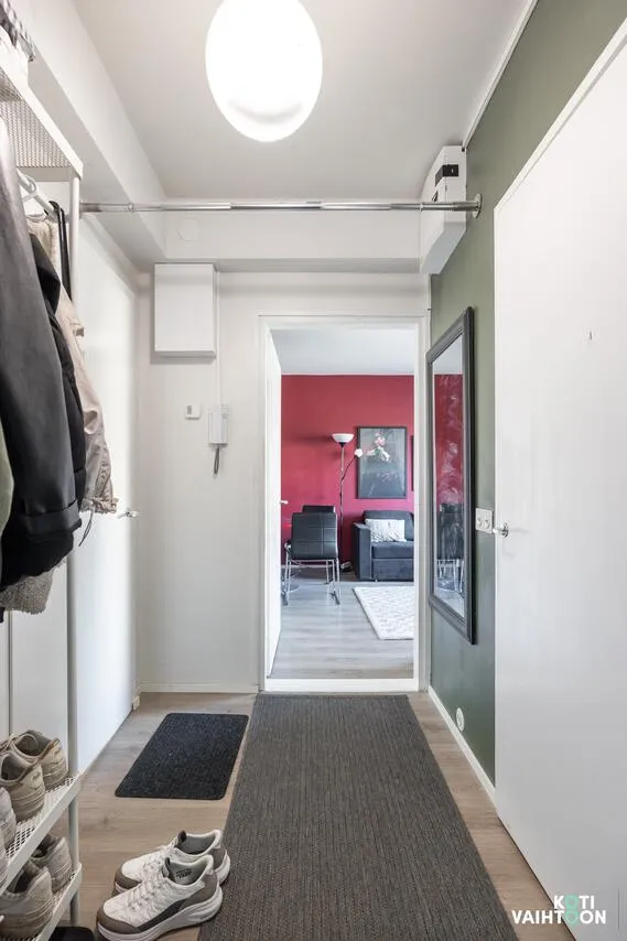 Esik - Renovated Flat with Balcony in Helsinki