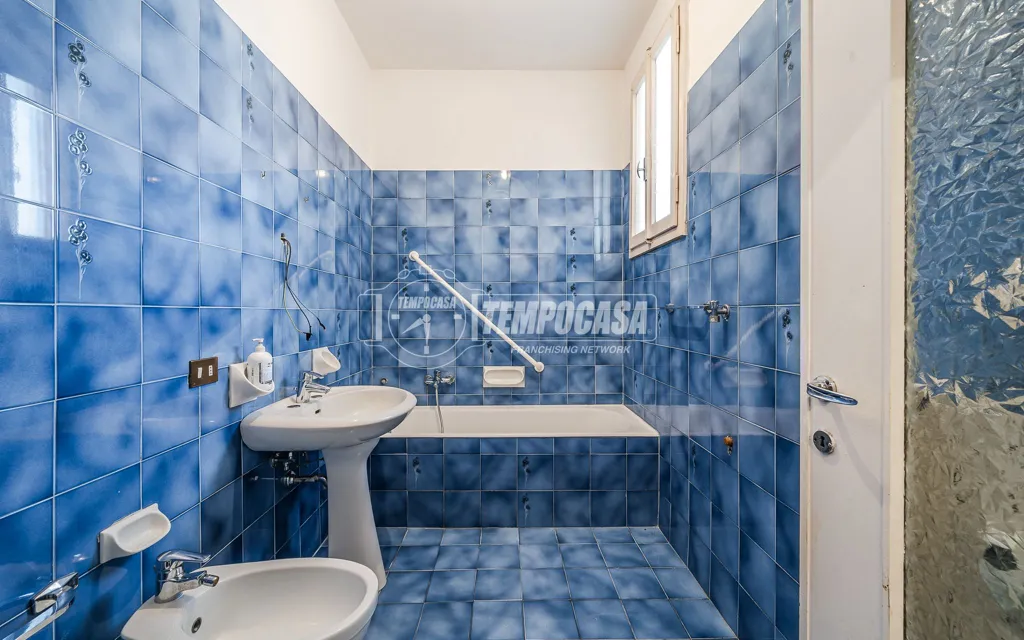 Vannitoad - Two-Bedroom Apartment with Balconies in Modena