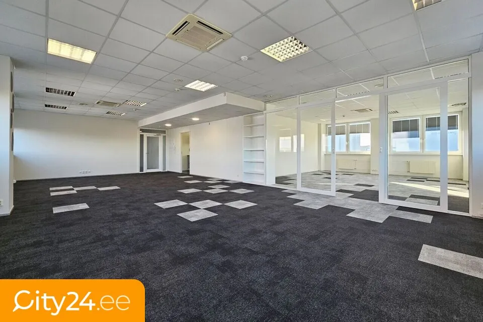 Studio - Spacious Office with Free Parking in Tallinn Centre