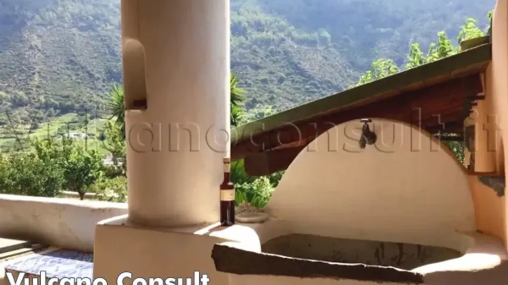 Terrazza - Traditional Eolian Villa with Garden in Leni