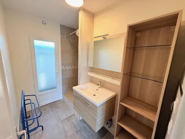 Salles de bain - Appartement Meublé T3 au Calme à Brest