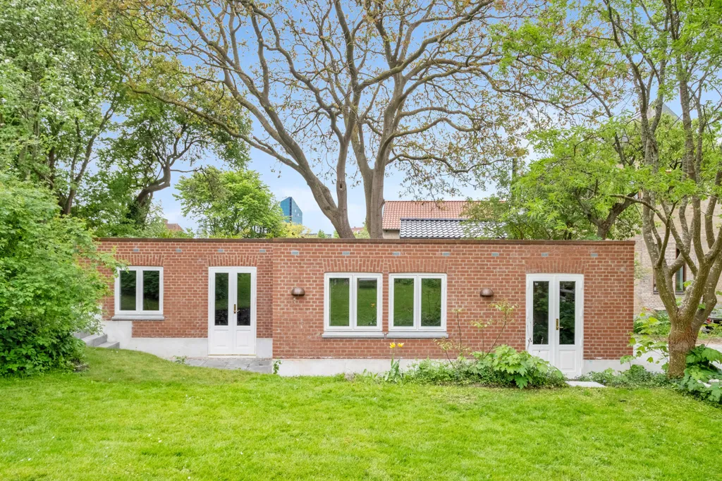 Jardin - Classically Styled Villa with Garden in Aarhus C