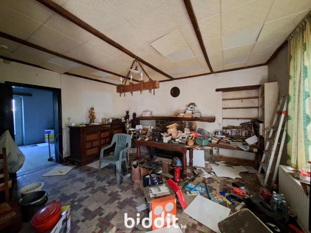 Pièces - Maison à Rénover avec Jardin dans un Cadre Vert à Sambreville