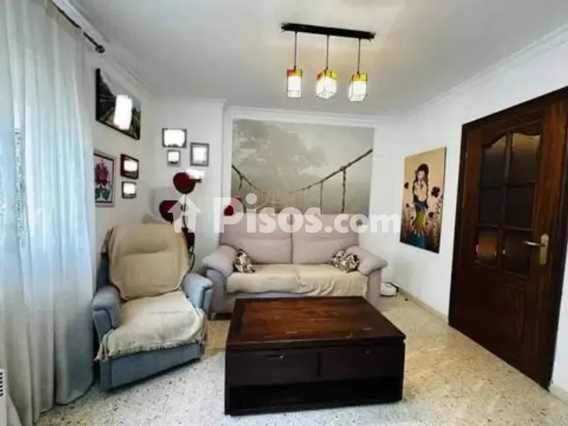 Elutuba - First Floor Flat with Garden in Pino Montano
