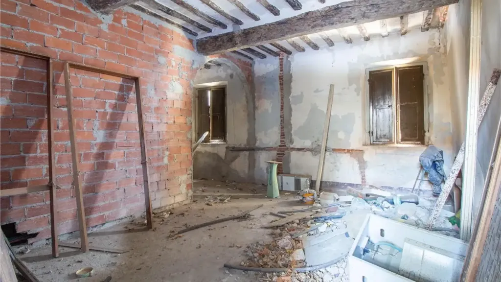 8-room house in IT
