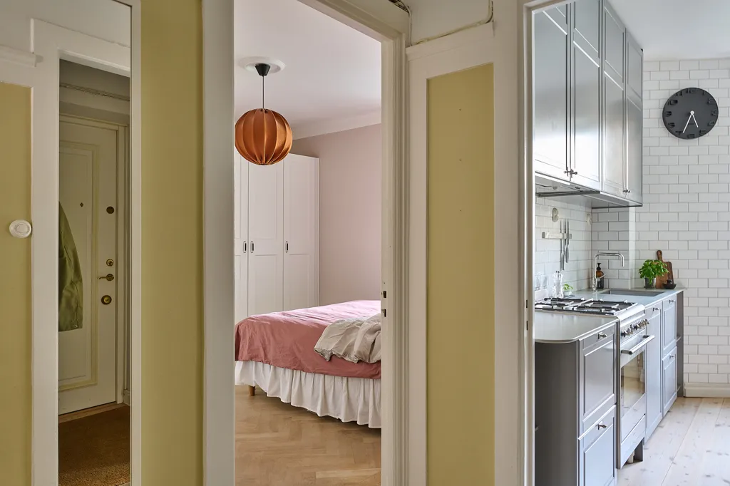 Cuisine - Charming 2.5-Bedroom Flat with Garden View in Hornstull