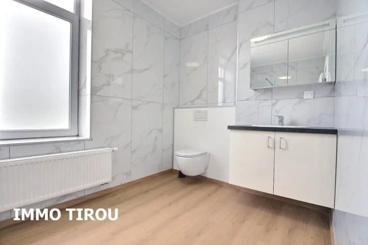 Salles de bain - Maison Rénovée avec Terrasse dans un Cadre Calme
