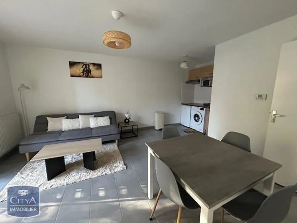 Living Room - Meubled 2-Bedroom Flat with Balcony in Pau