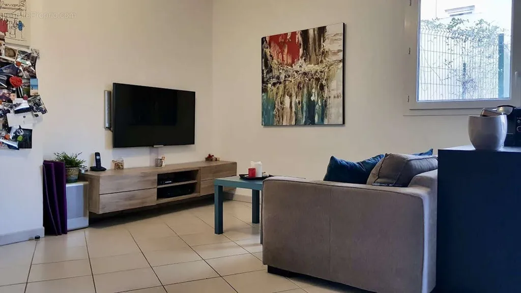 Séjour - Appartement T2 en RDC avec Jardin à Martigues