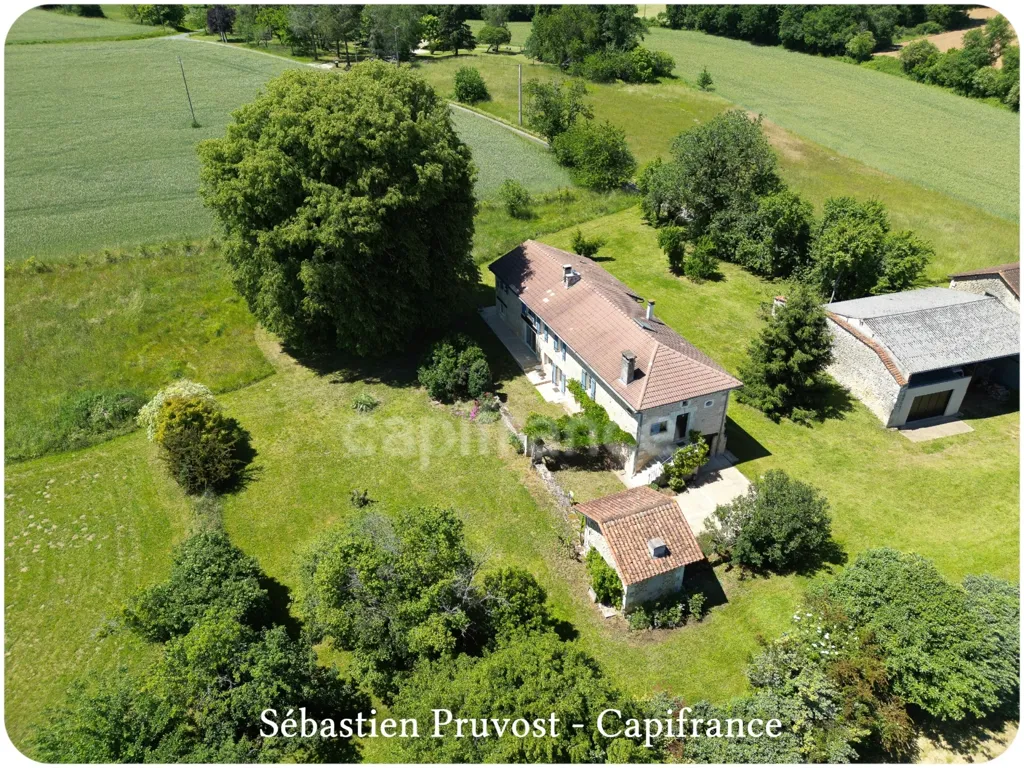 Õhuvaade - Stone House with Gîte in Champagnac de Belair