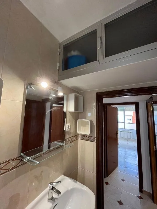Salles de bain - 2-Bedroom Flat with Lift in Peñagrande