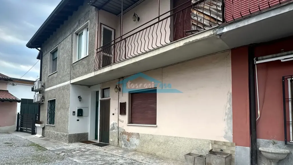 Esterno - Independent House with Two Balconies in Adro