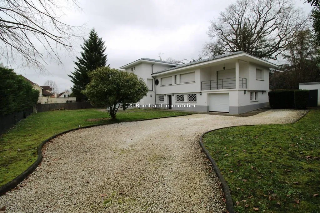Esterno - Luxury House with Garden in La Celle-Saint-Cloud