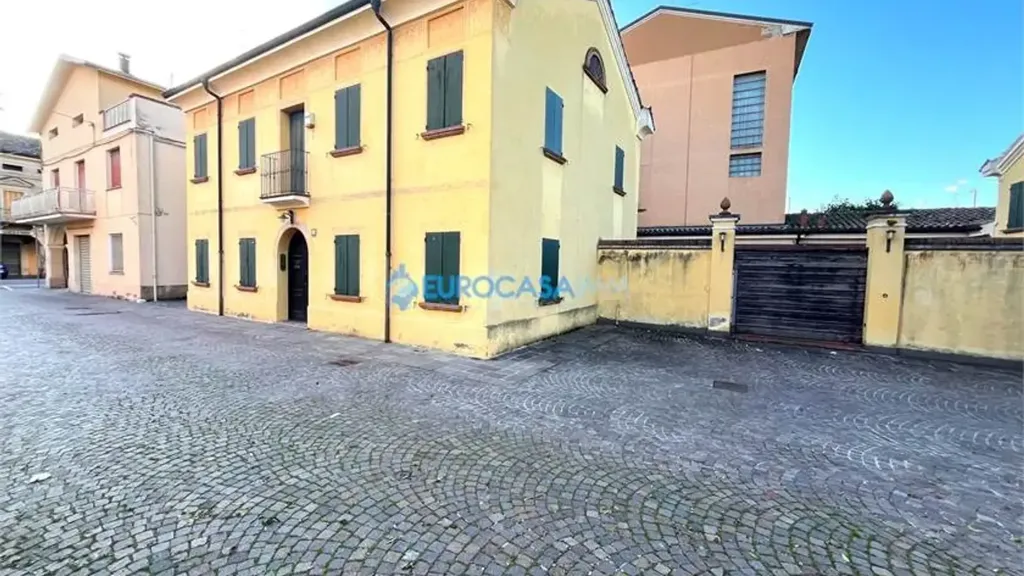 Exterior - Villa with Private Garden in Rolo Historic Centre