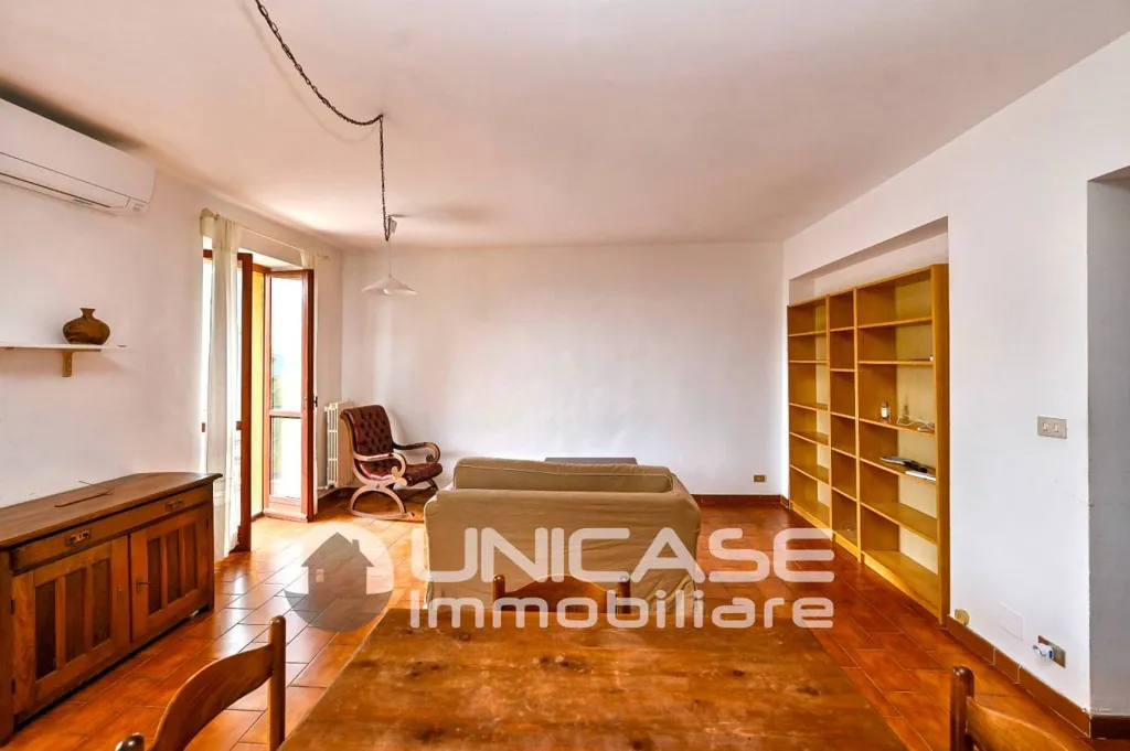 Salle à manger - Apartment with Panoramic View in Torre Pellice