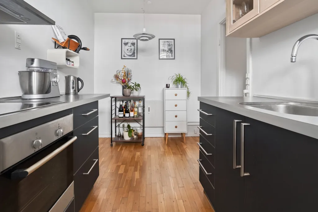 Cuisine - Apartment with Balcony in Central Søborg