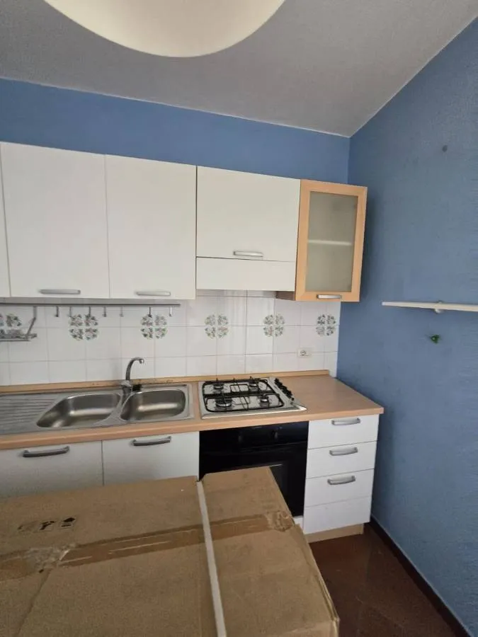Cuisine - Rearranged 2-Bedroom Apartment in Caserta