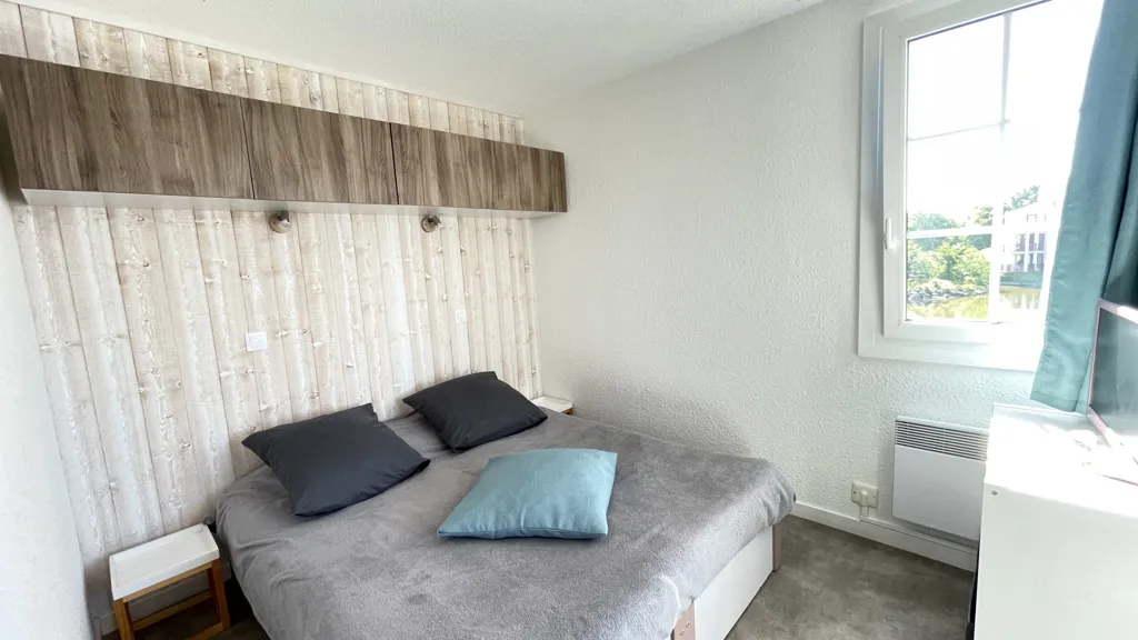 Magamistoad - 2-Bed Flat with Lake View in Bourgenay
