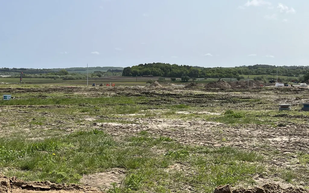 Aed - Year-Round Plot with 5G Coverage in Støvring