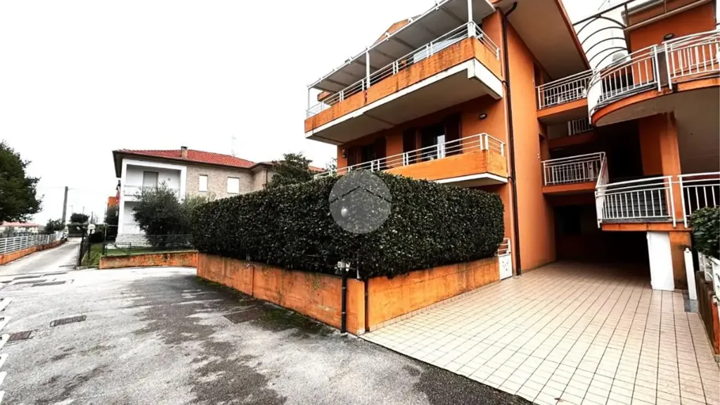 Välivaade - 3-Bedroom Apartment with Balcony in Fano